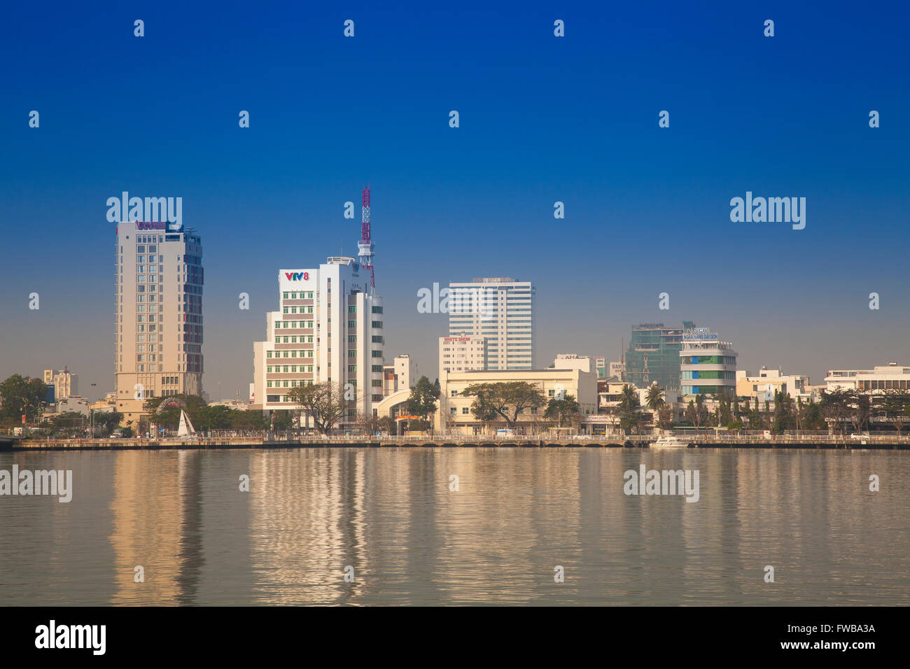 Vue sur la rivière Han sur le centre-ville de Da Nang, le centre du Vietnam, Vietnam Banque D'Images