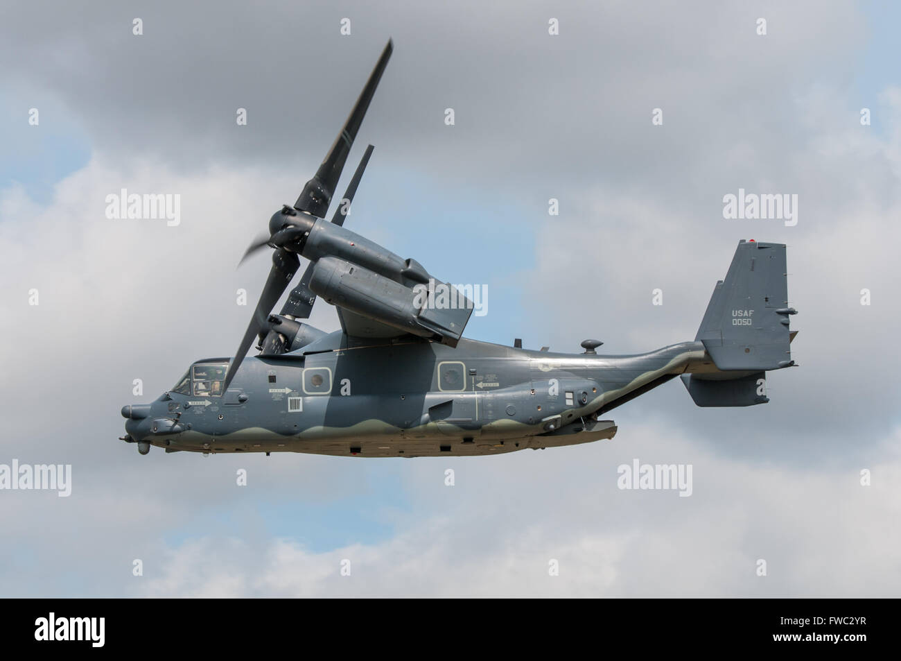 United States Air Force Bell Boeing annonce-22B Balbuzard pêcheur en vol à RIAT 2015, RAF Fairford, Royaume-uni le 18/7/15. Banque D'Images