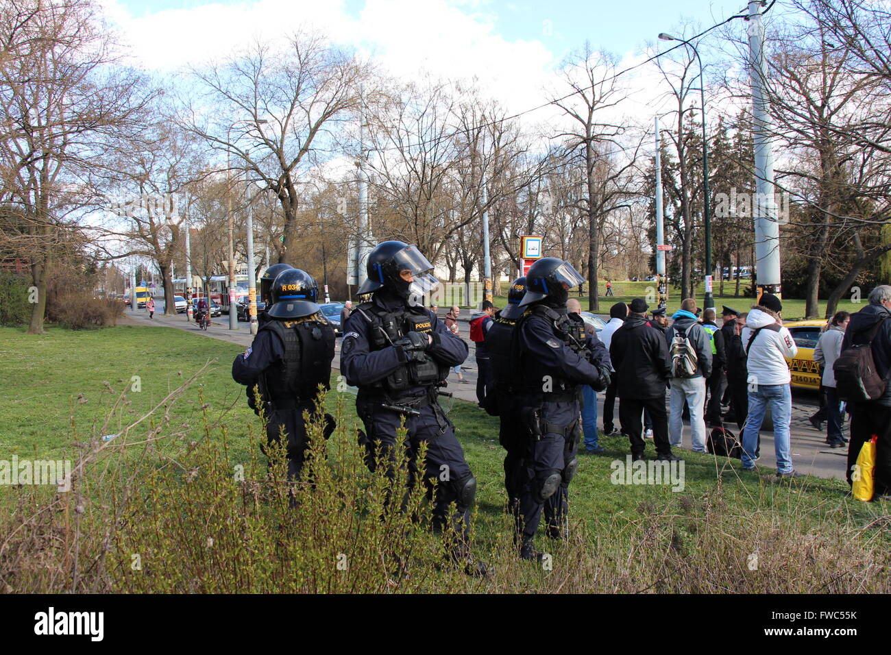 Le 29 mars 2016, en raison de la visite du président Xi Jinping à Prague pour rencontrer Zeman et d'autres, la police tchèque a poursuivi en devoir Banque D'Images