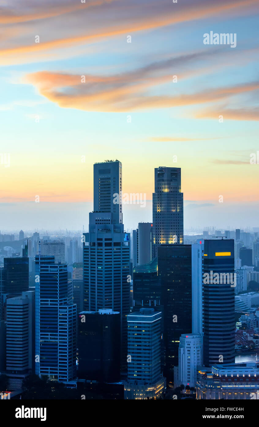 Singapour gratte-ciel au coucher du soleil Banque D'Images