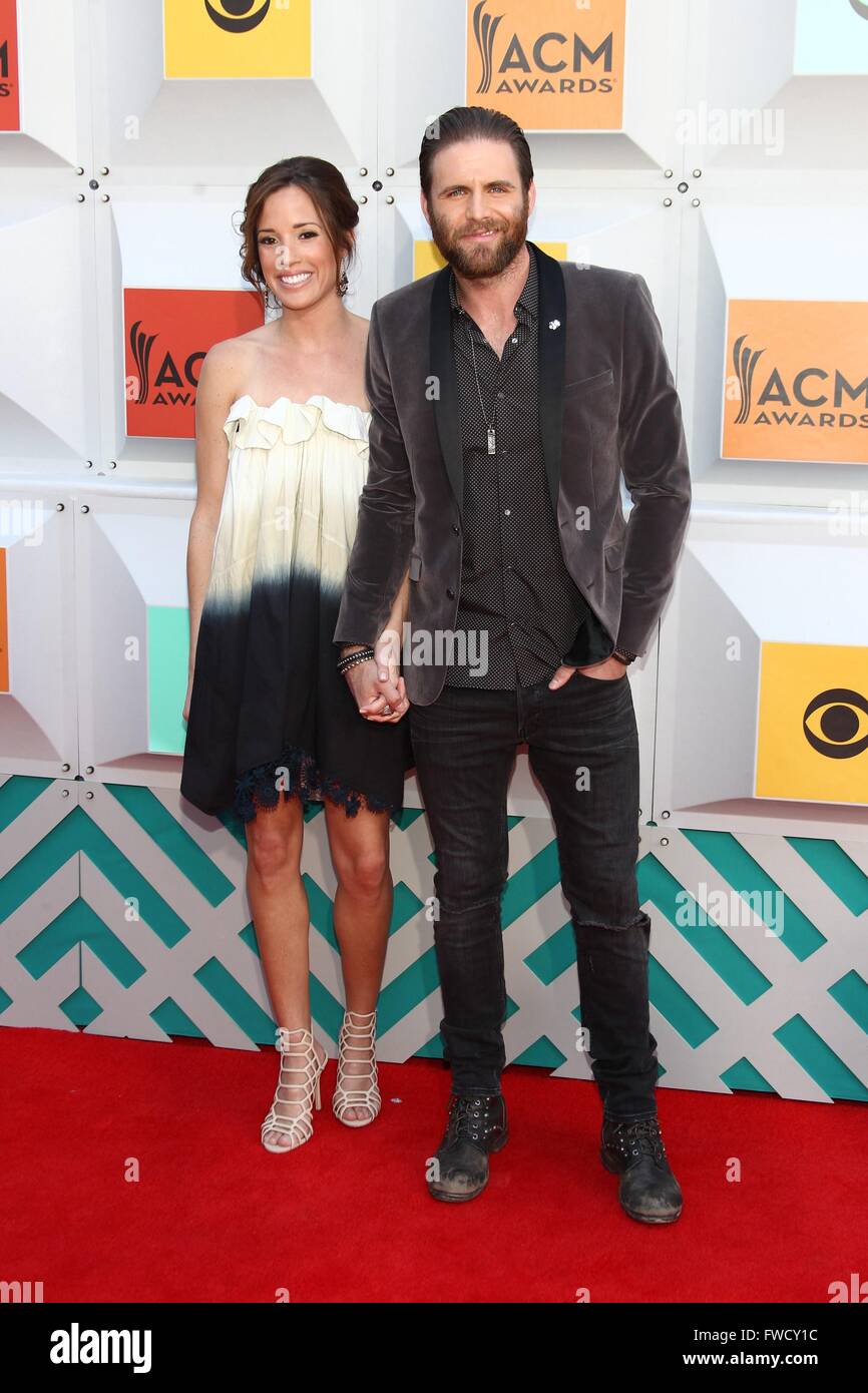 Las Vegas, NV, USA. 3ème apr 2016. Christy Hardesty Smith, Canaan Smith aux arrivées pour 51e Academy of Country Music (ACM) Awards - Arrivals 2, MGM Grand Garden Arena, Las Vegas, NV, le 3 avril 2016. Credit : James Atoa/Everett Collection/Alamy Live News Banque D'Images