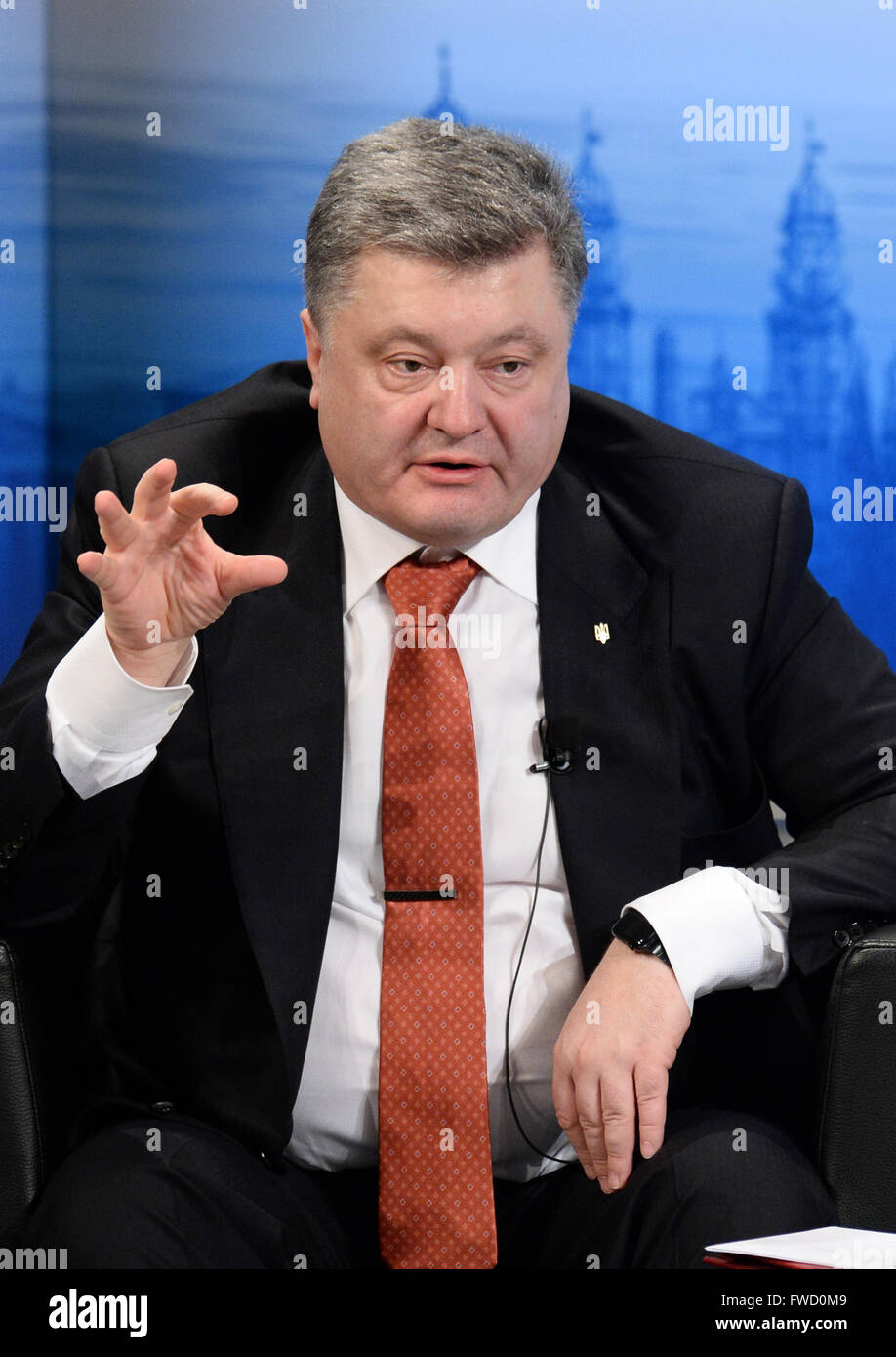 Munich, Allemagne. Feb 13, 2016. Le Président de l'Ukraine Petro Poroshenko assiste à la 52e Conférence de Munich sur la sécurité à Munich, Allemagne, 13 février 2016. Photo : Andreas GEBERT/dpa/Alamy Live News Banque D'Images