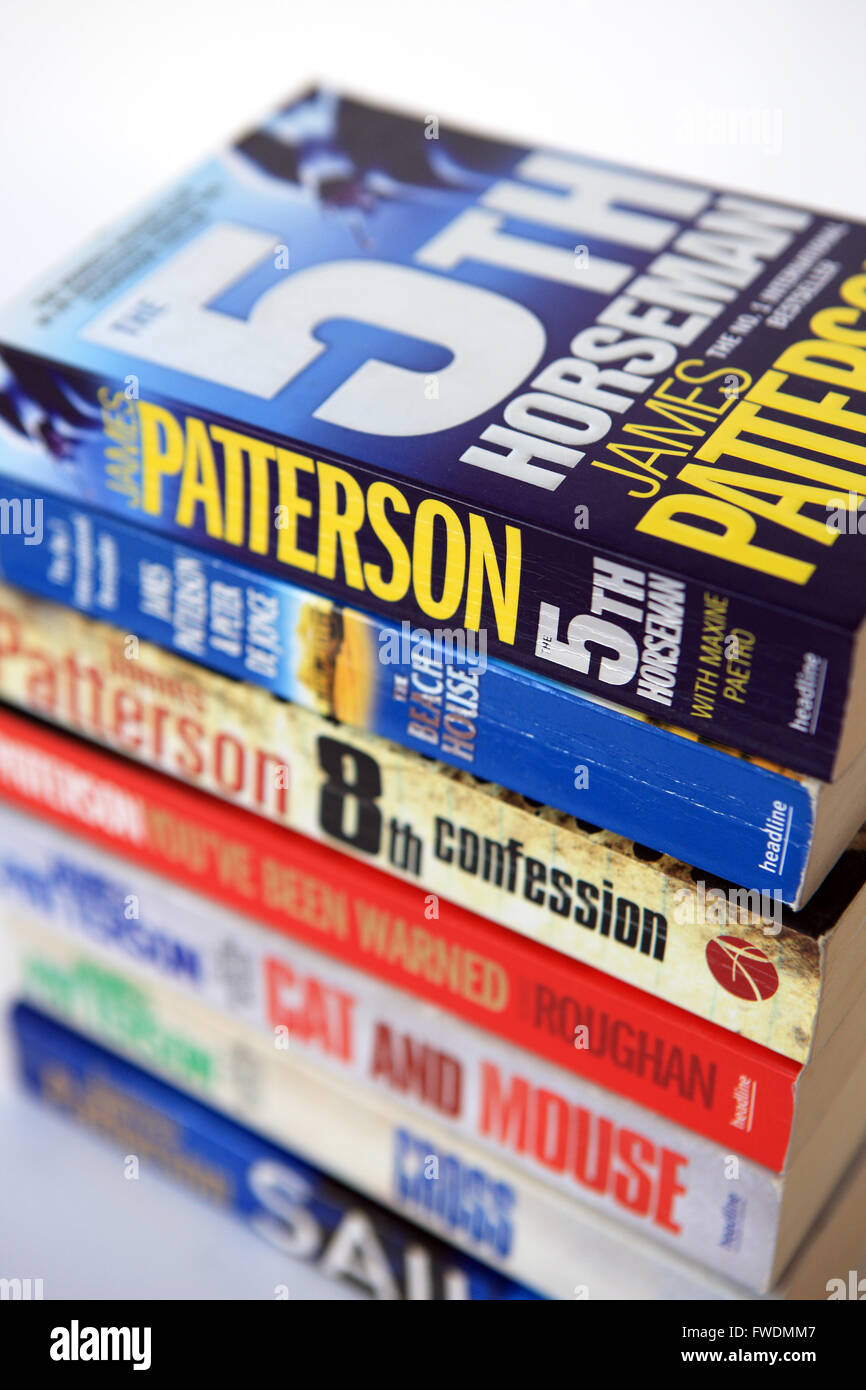 Pile de romans thriller par l'Amercan, James Patterson Banque D'Images