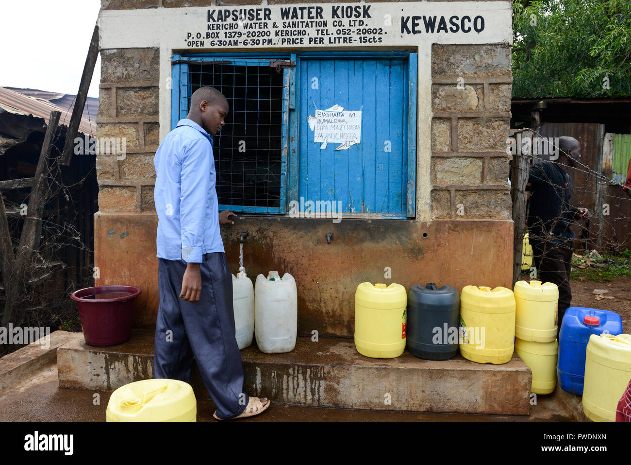 KENYA Kericho, de l'eau kiosque de Kericho Eau et l'assainissement, l'approvisionnement en eau potable sécuritaire et propre à bas prix Banque D'Images