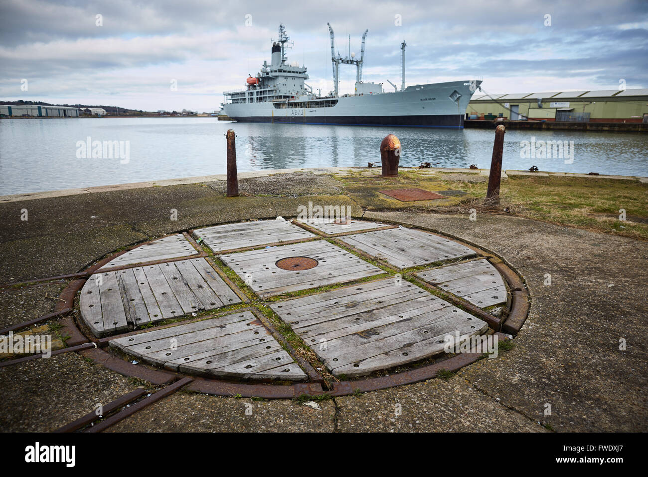 Le flottement de l'ouest de Liverpool Merseyside birkenhead docks Duke Street salon vieux wagon avant-plan noir platine AD Rover est une petite f Banque D'Images
