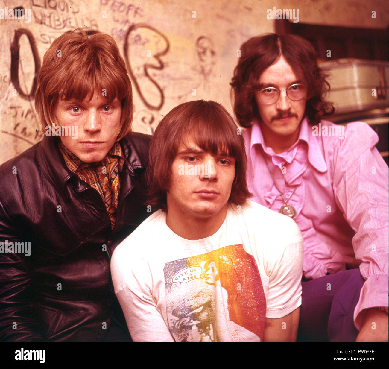 Statue de Blue rock gallois Group en 1968. De gauche à droite : Dave Edmunds, John Williams , Rob Jones Banque D'Images