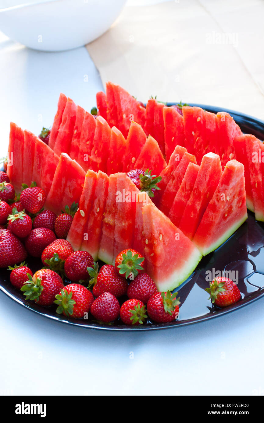 Fruit platter with watermelon Banque de photographies et d'images à haute  résolution - Alamy