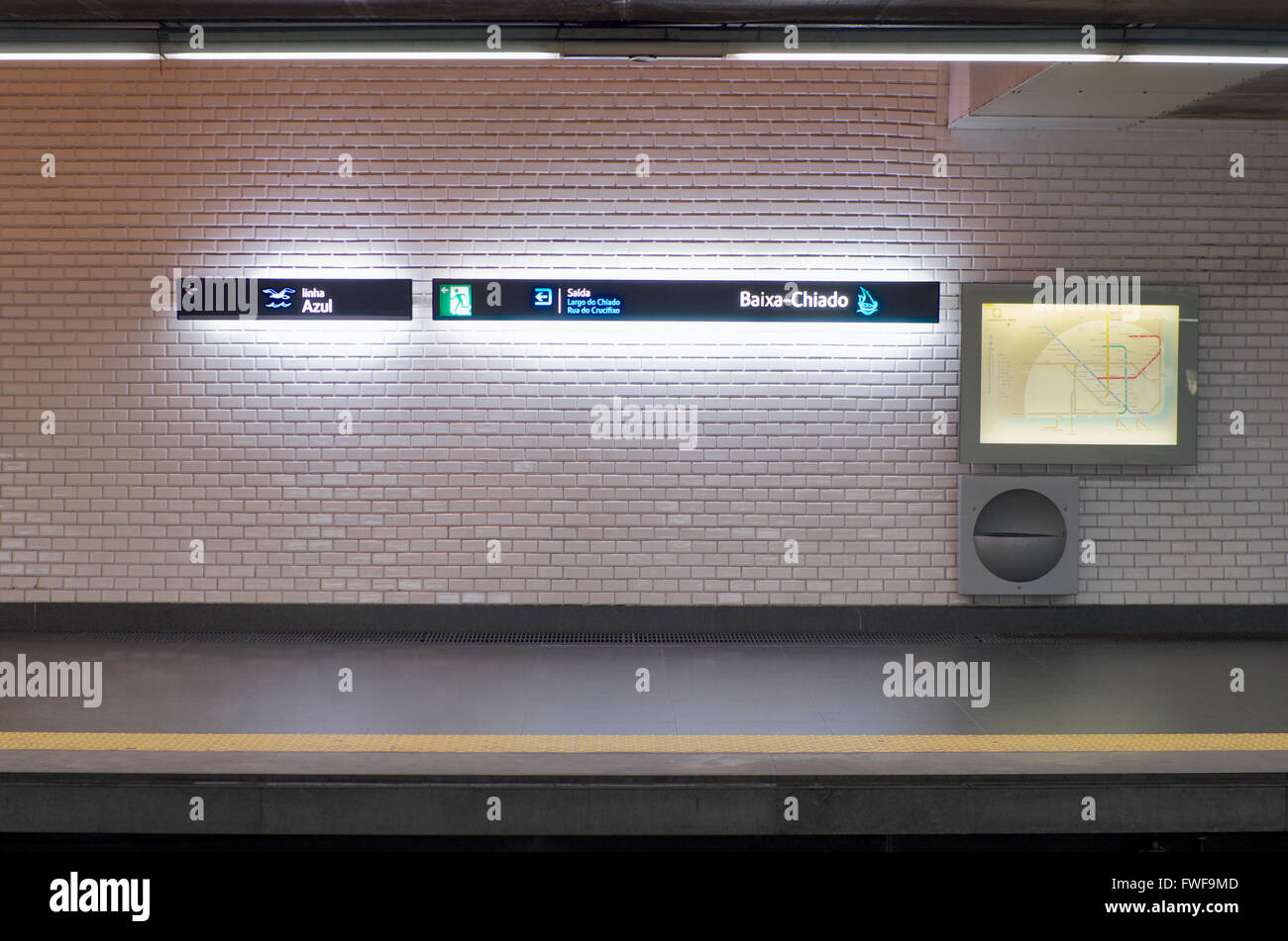 Baixa chiado metro station lisbon Banque de photographies et d’images à