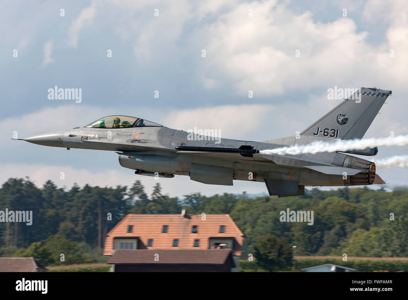 Royal Netherlands Air Force General Dynamics F-16 Fighting Falcon (Viper) de l'avion de chasse F-16 de l'équipe de démo. Banque D'Images