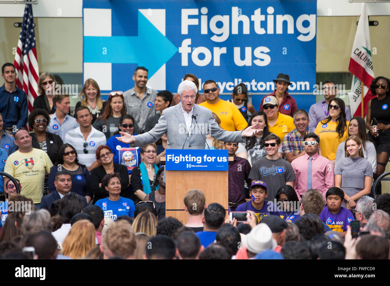 Los Angeles, Californie, USA. 3 avril, 2016. Le président Bill Clinton, ancien président des Etats-Unis, prend la parole à un événement de campagne tenue pour Hillary Clinton, à los angeles - commerce technical college à Los Angeles, Californie, USA. Hillary Clinton est actuellement le premier candidat à l'investiture démocrate président des États-Unis à l'élection de 2016. crédit : Sheri determan / alamy live news Banque D'Images