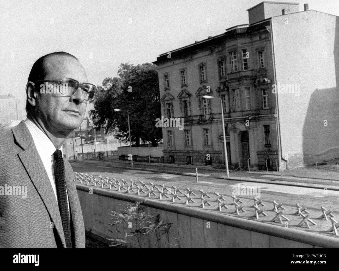 Le maire de Paris Jacques Chirac à visiter le Mur de Berlin le 18 octobre 1983. Banque D'Images
