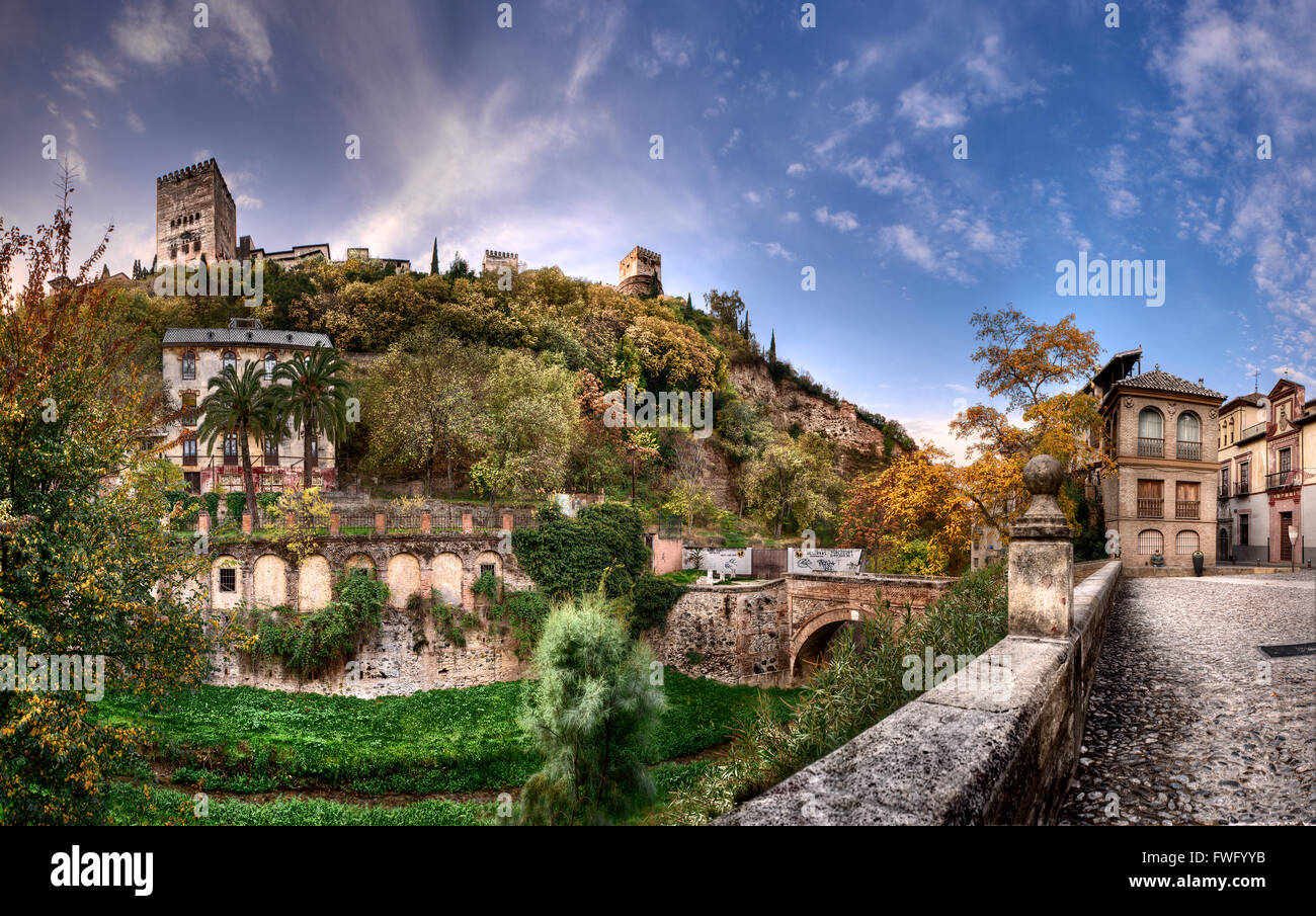 Street Carrera del Darro, à Grenade, Espagne Banque D'Images