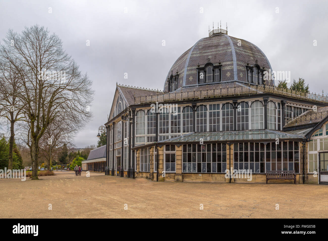 Pavilion Gardens, un lieu historique situé au coeur de Buxton, Peak District, Derbyshire, Angleterre, Royaume-Uni. Banque D'Images