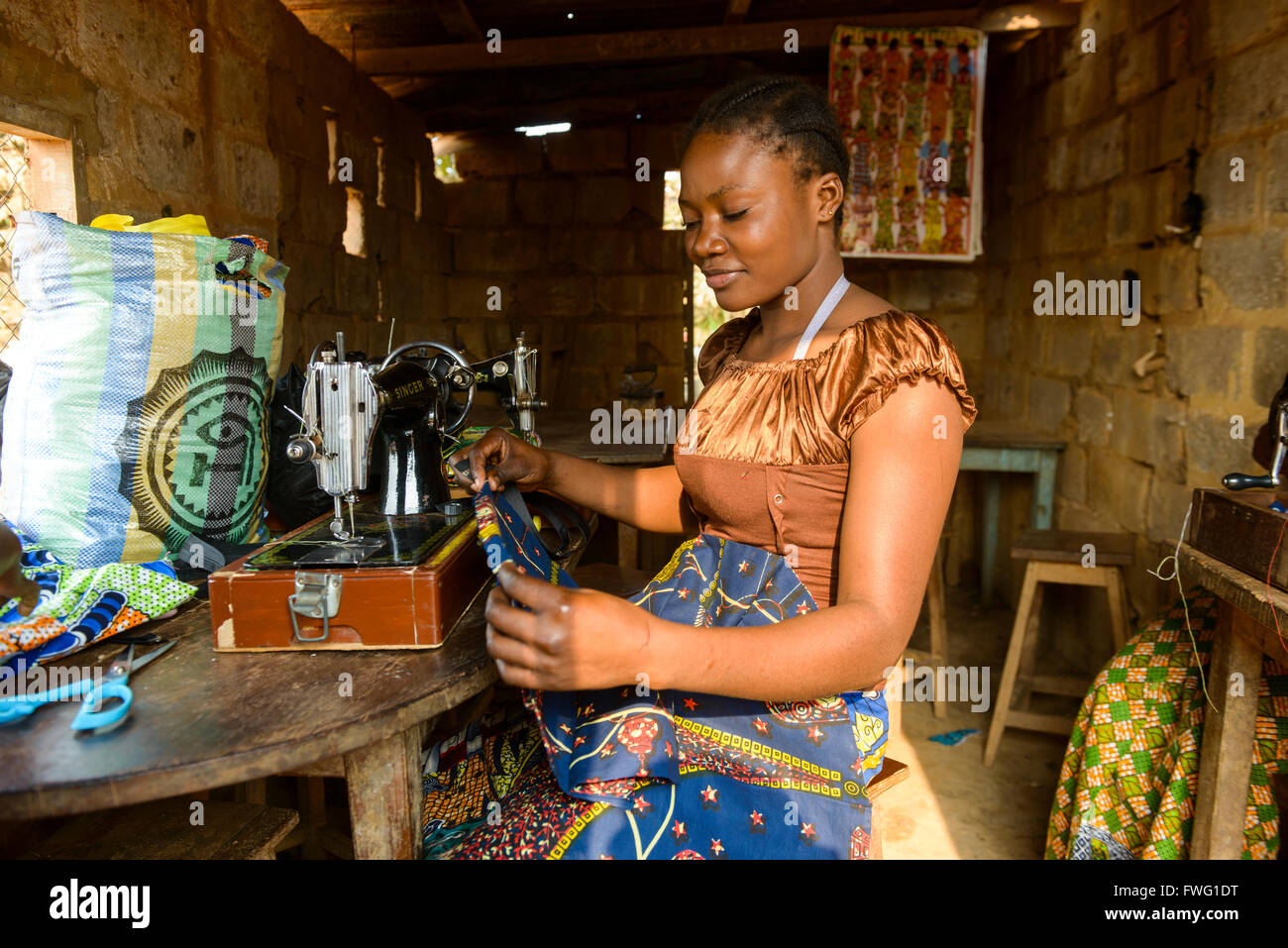 Une couturière dans la République démocratique du Congo Banque D'Images