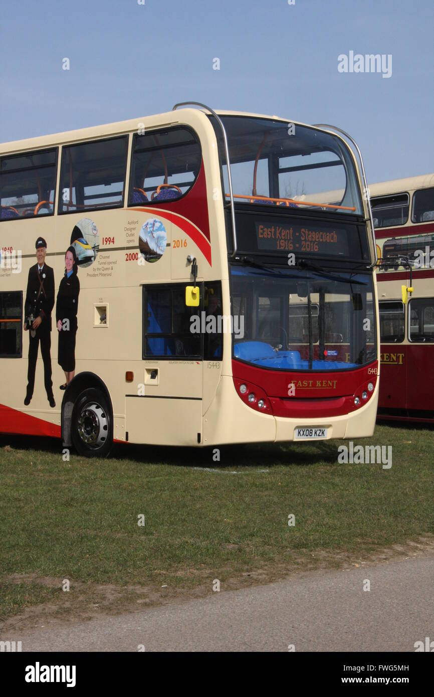 STAGECOACH EAST KENT 2016 CENTENAIRE DOUBLE DECK BUS EN LIVRÉE marron et crème spéciale pour marquer 100 ans Banque D'Images