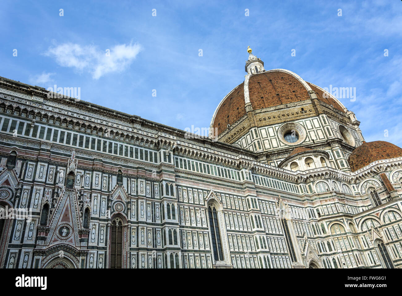 Il Duomo di Firenze, comme c'est habituellement appelé, a été commencée en 1296 dans le style gothique avec la conception d'Arnolfo di Cambio et Banque D'Images