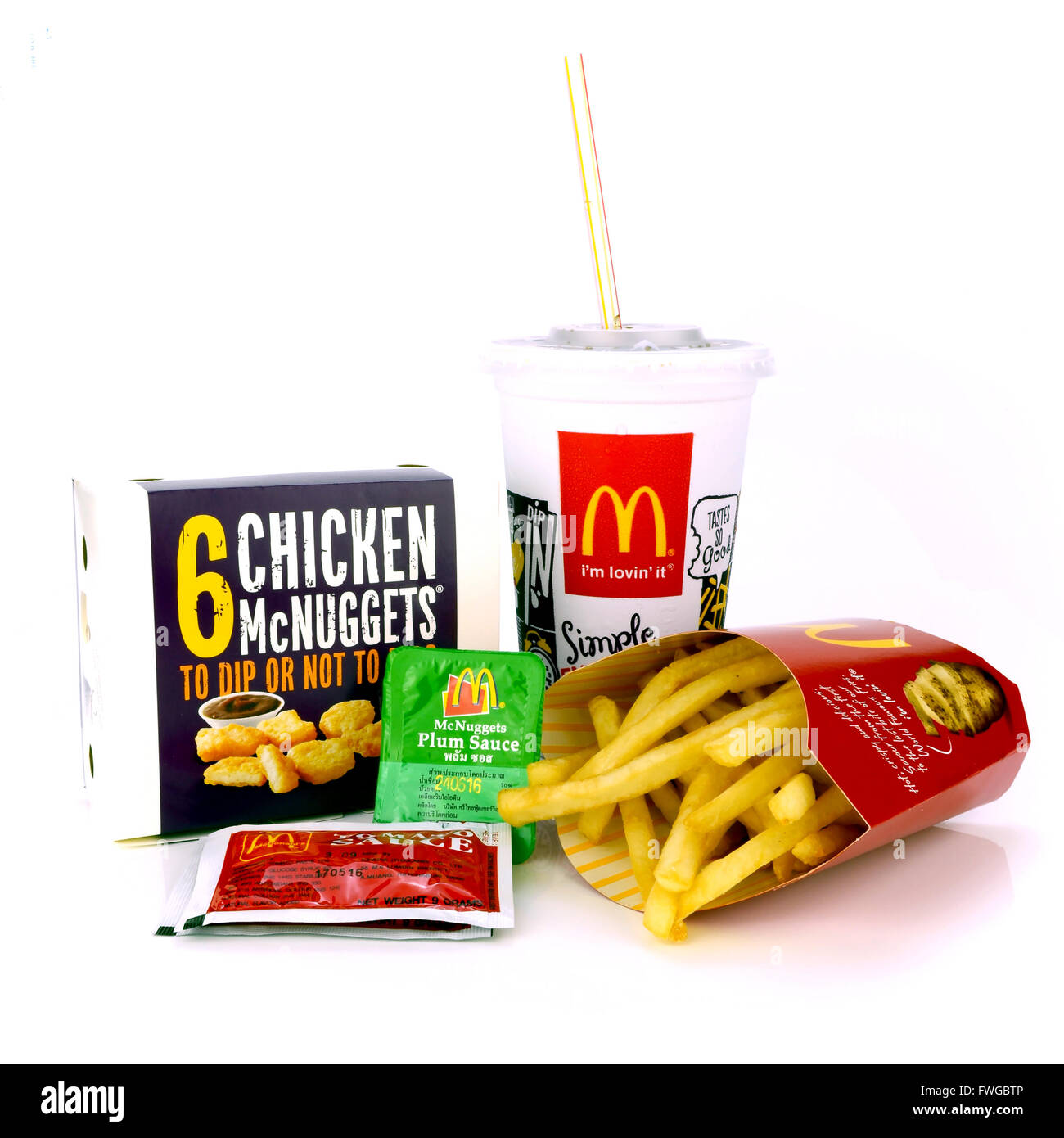 BANGKOK, THAÏLANDE - 3 Avril 2016 : McDonald's snack-set. McDonald's Corporation est la plus importante chaîne de restauration rapide. Banque D'Images