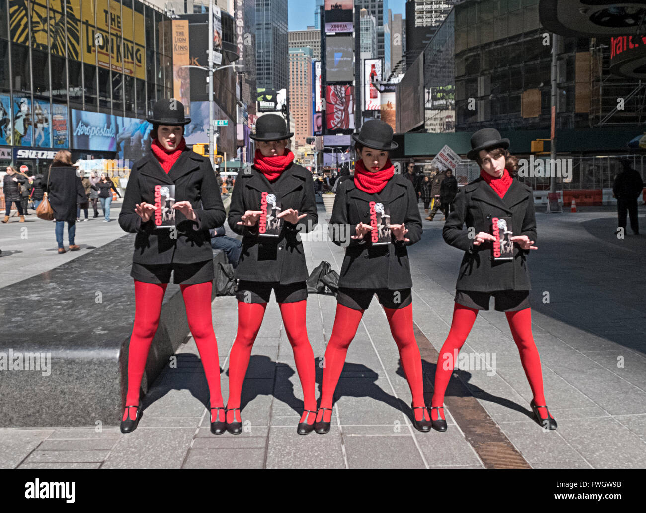 4 femmes sur Times Square, la publicité pour la pièce de Broadway Chicago. Dans la ville de New York, Banque D'Images