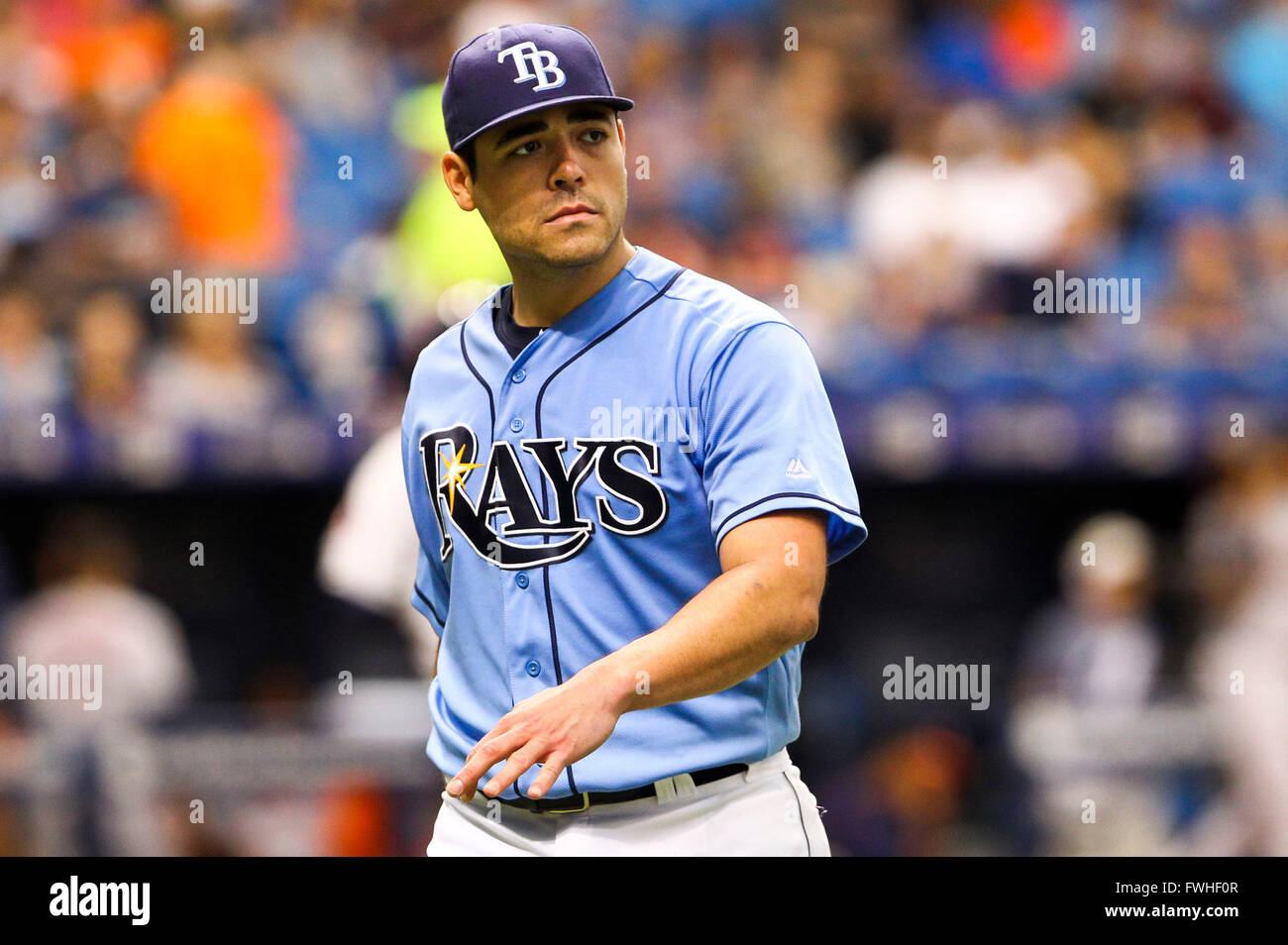 Saint Petersburg, Florida, USA. 12 Juin, 2016. Vous VRAGOVIC | fois.Rays de Tampa Bay le lanceur partant Matt Moore (55) après le début de la quatrième manche du match entre les Astros de Houston et les Rays de Tampa Bay au Tropicana Field à Saint-Pétersbourg, en Floride, le dimanche, 12 juin, 2016. © Vous Vragovic/Tampa Bay Times/ZUMA/Alamy Fil Live News Banque D'Images