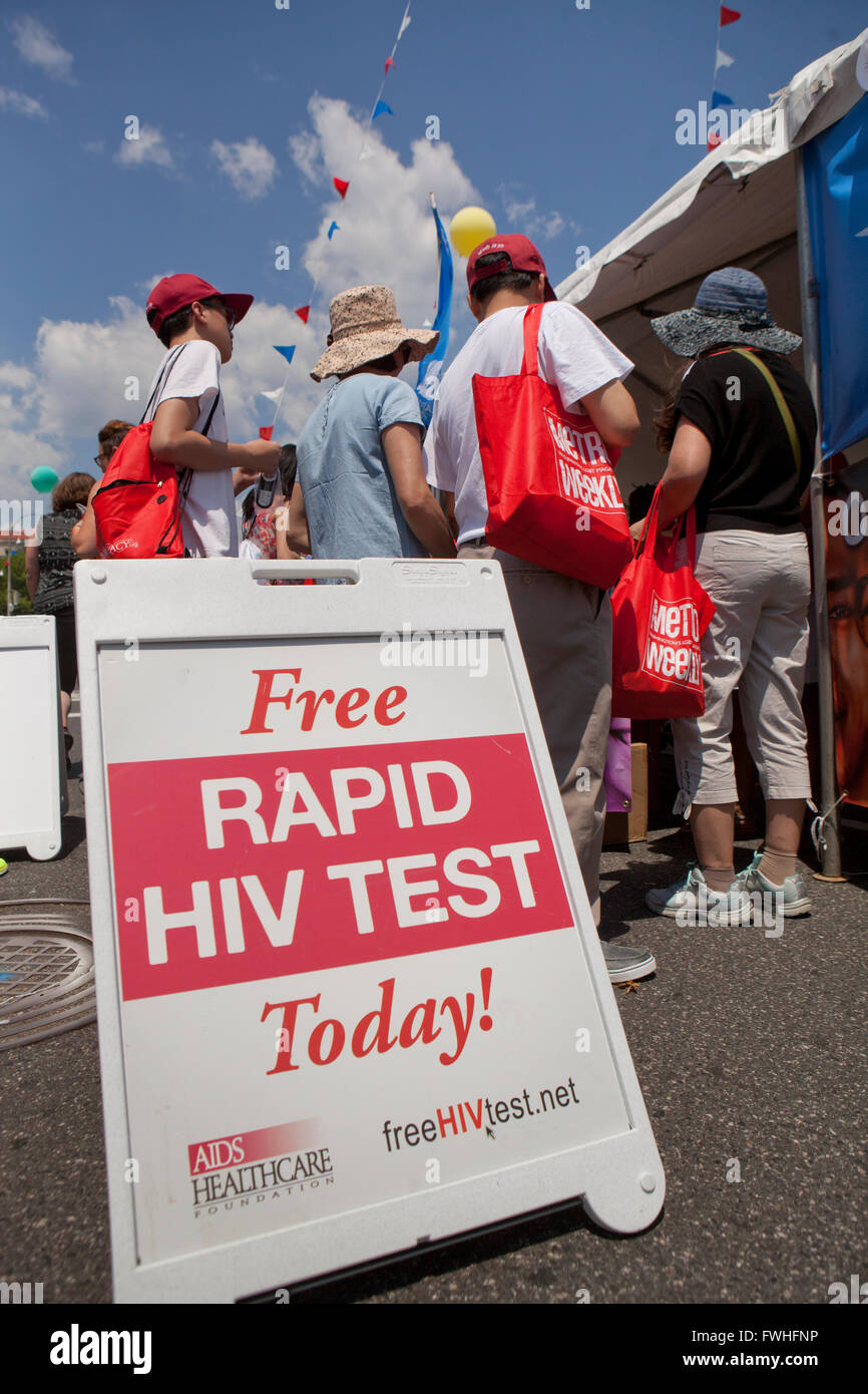 Washington DC, USA. 12 Juin, 2016. Des milliers de participants de célébrer le Mois de la fierté à Washington, DC USA (test de dépistage du VIH, de fierté mois) Credit : B Christopher/Alamy Live News Banque D'Images