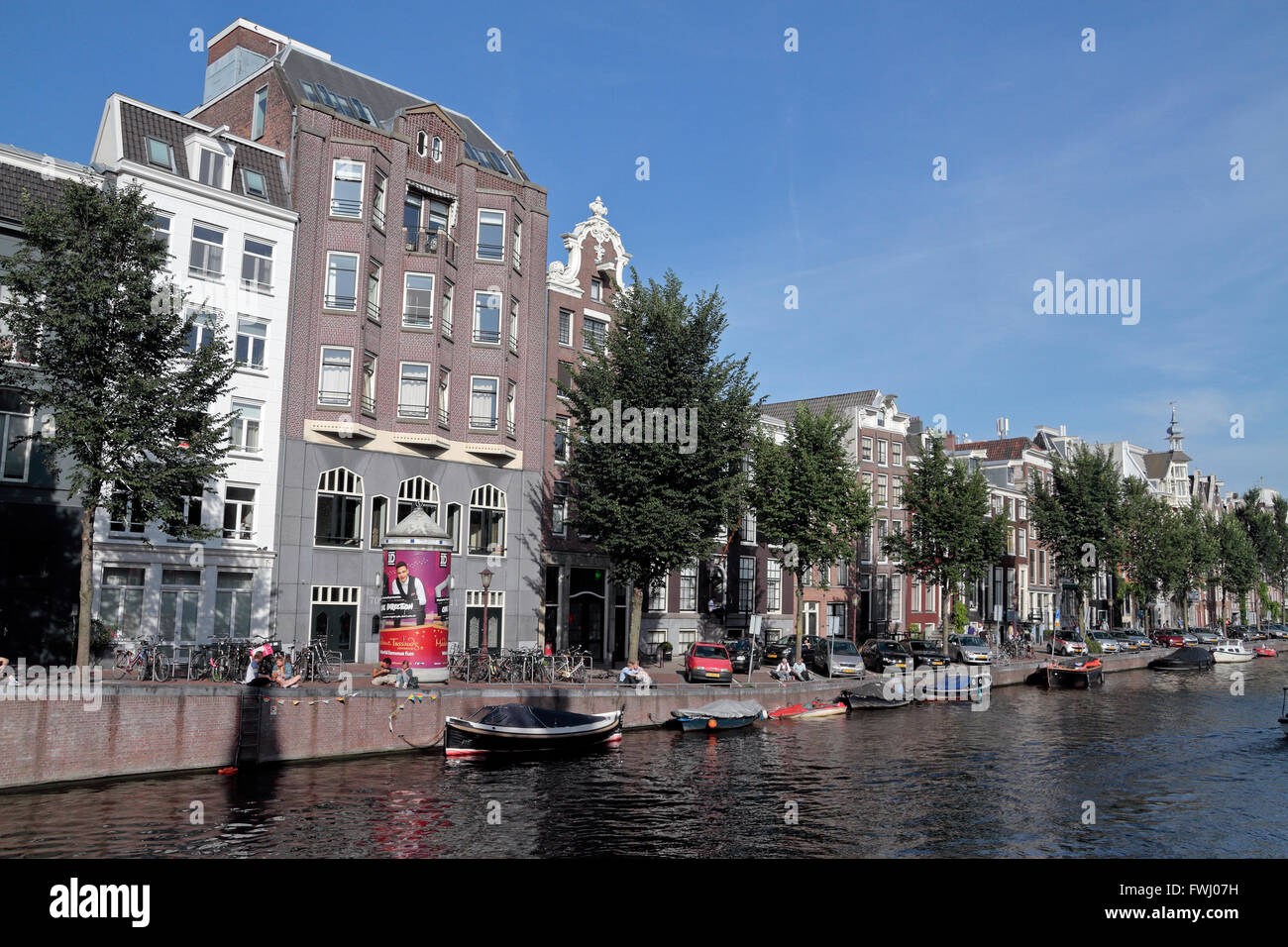 Vue sur le canal général à Amsterdam, Pays-Bas. Banque D'Images