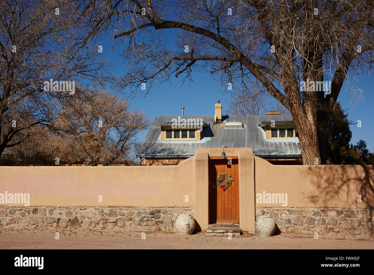 Georgia O'Keeffe chambre clôture et avant de porte, Abiquiu, New Mexico, USA Banque D'Images