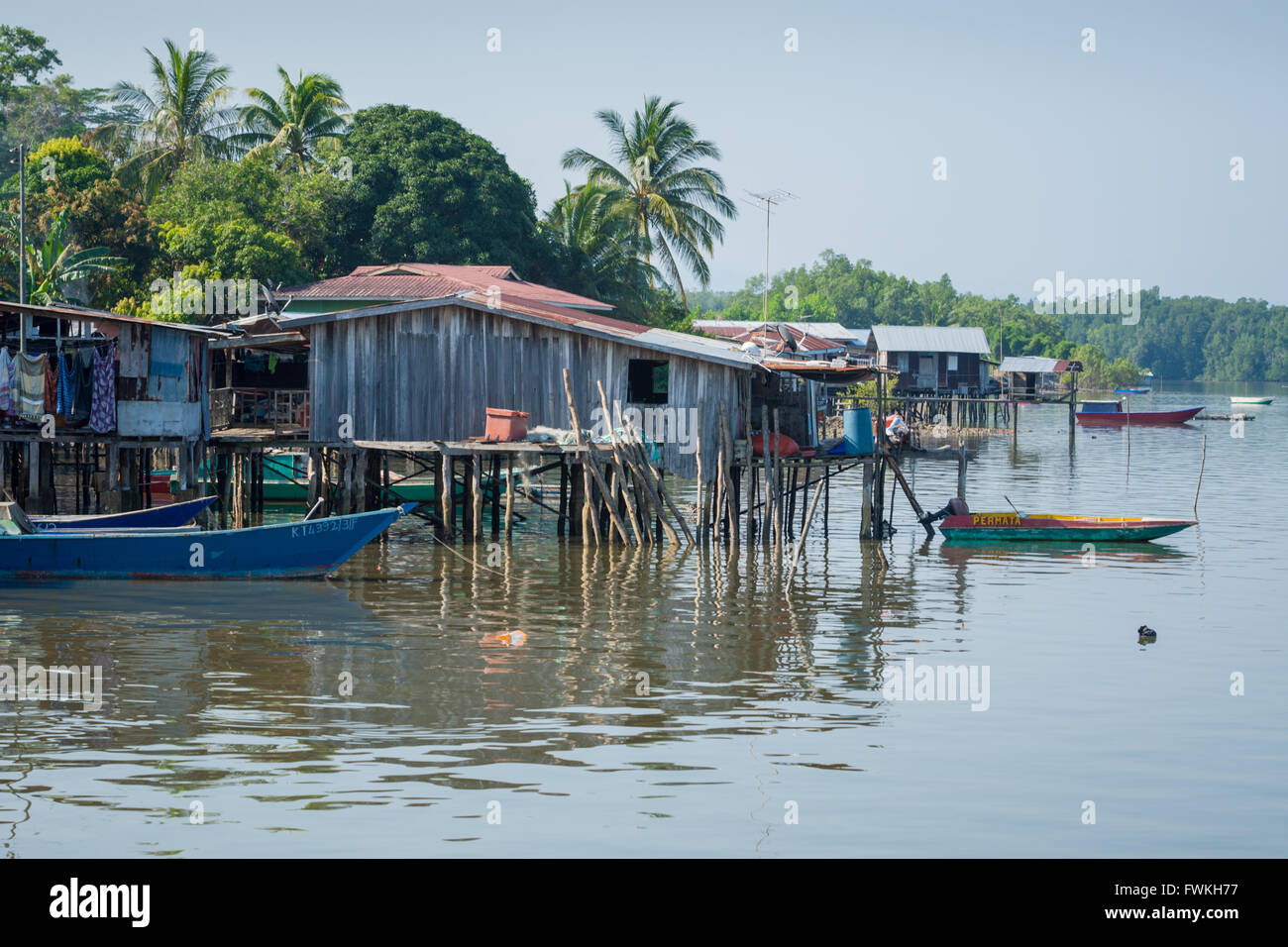 Maisons sur pilotis dans l'eau - Amérique du Sabah, Bornéo Banque D'Images