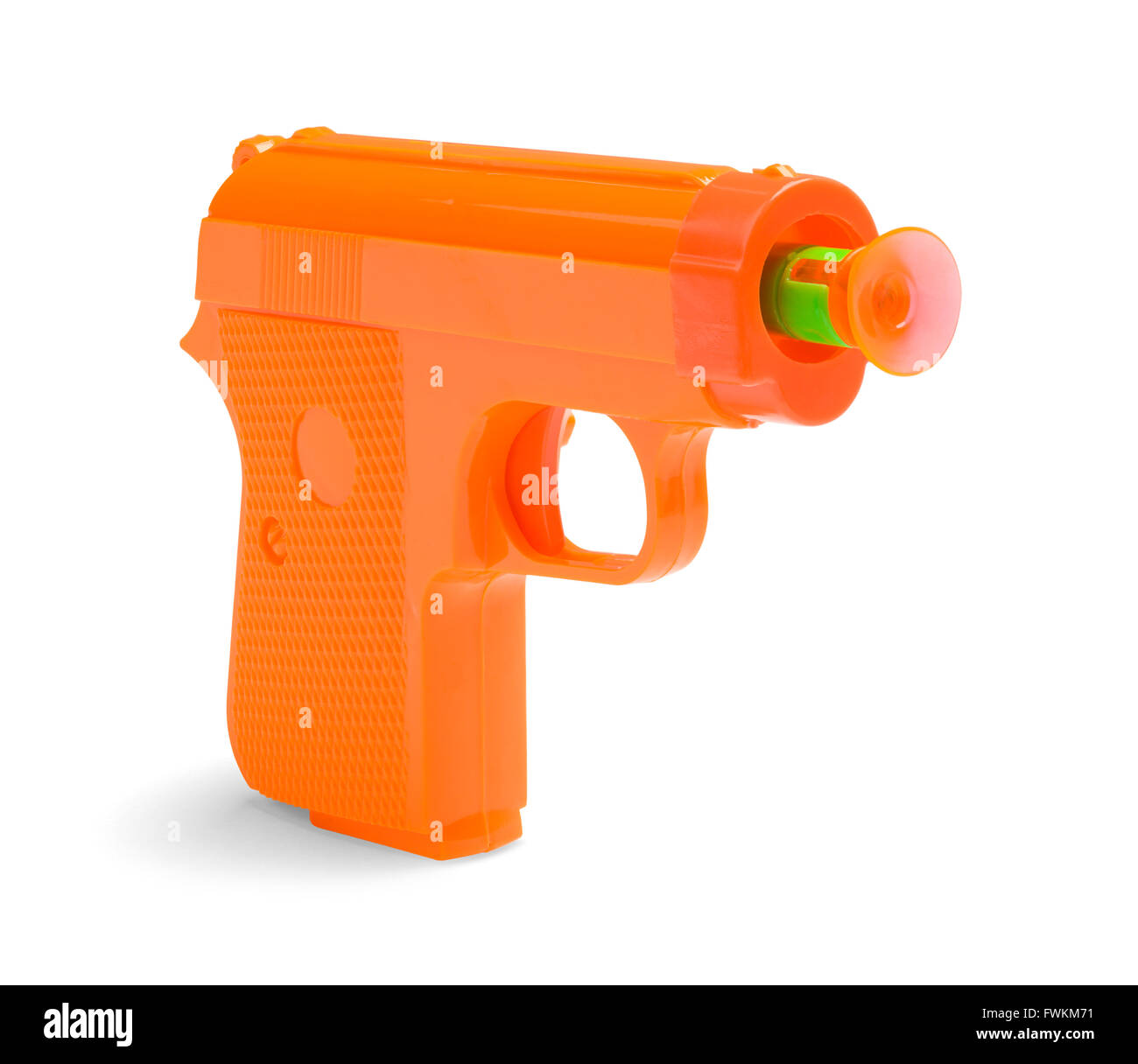 Jouet en plastique orange Pistolet Dart isolé sur fond blanc. Banque D'Images