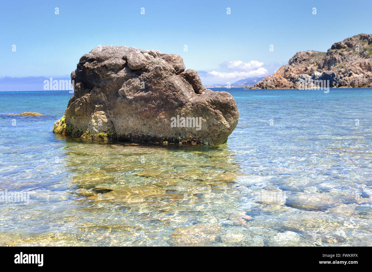 Beau paysage de mer avec rochers en Corse Banque D'Images