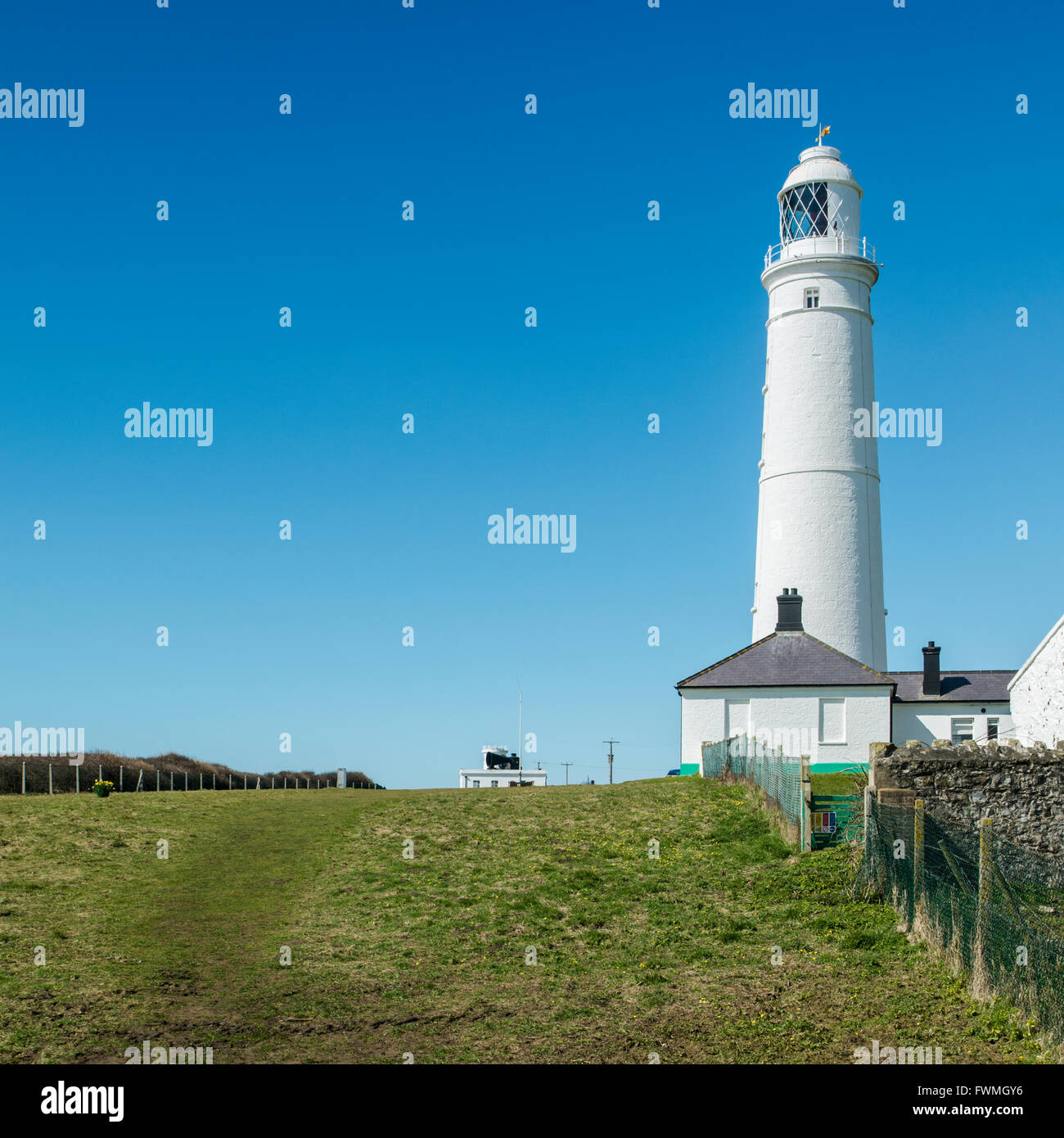 Le chemin côtier passant Nash Point Lighthouse. Banque D'Images