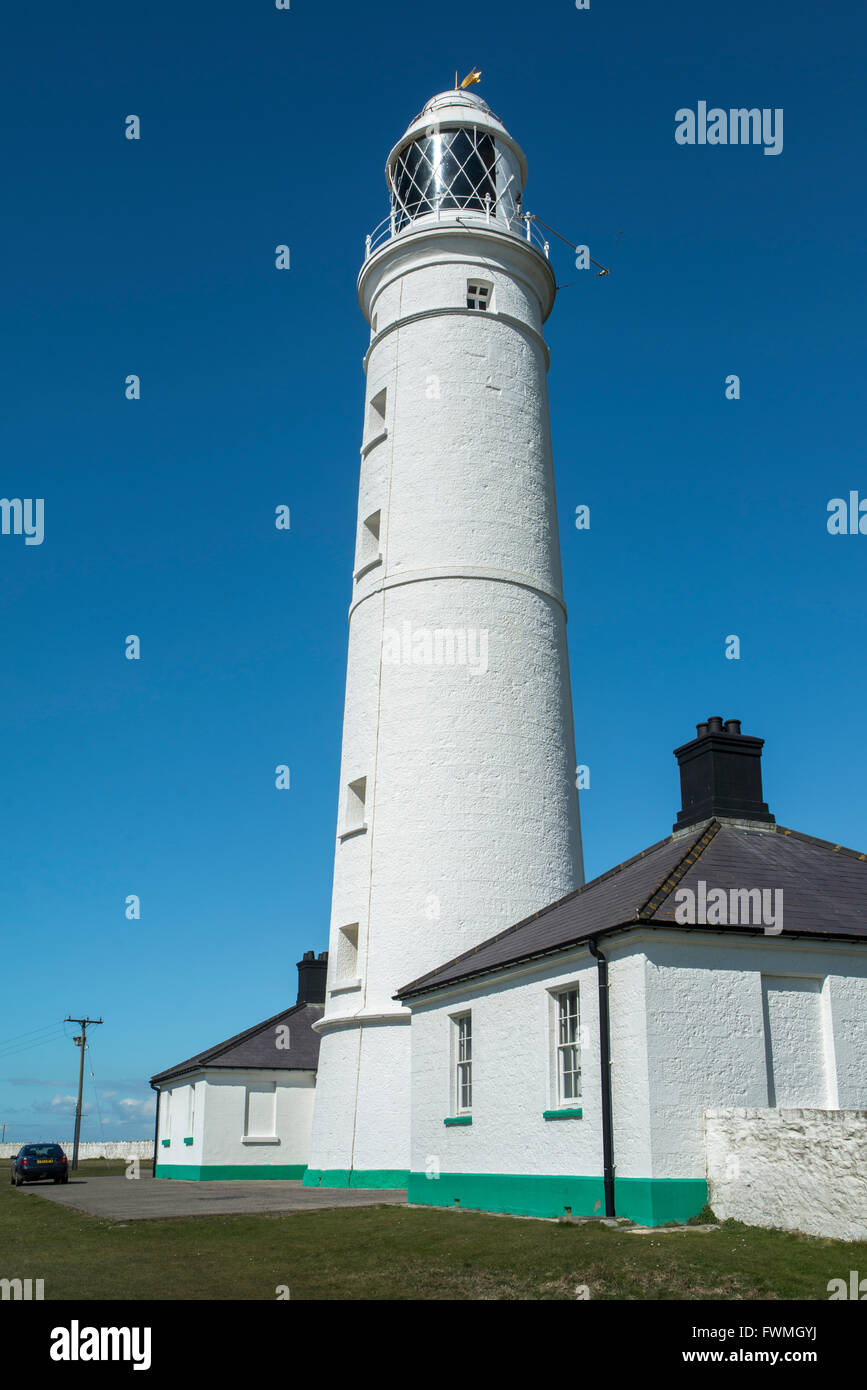 Nash Point Lighthouse and keeper's cottages. Banque D'Images