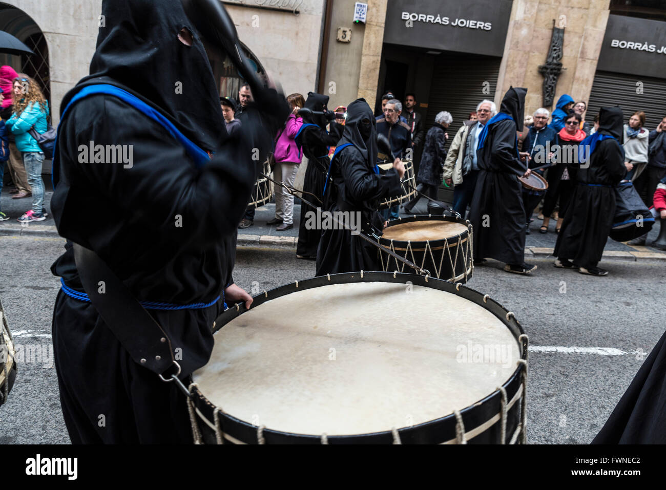 La semaine de Pâques, la semaine Sainte ou Semana Santa, Nazaréen processions, des bandes de musique, les célébrations religieuses en Catalogne, Espagne Banque D'Images