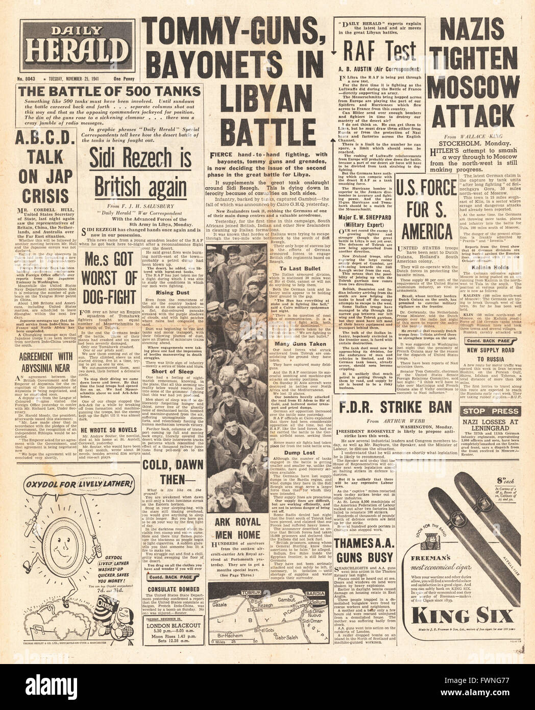 1941 front page Daily Herald bataille pour la Libye et Bataille pour Moscou Banque D'Images