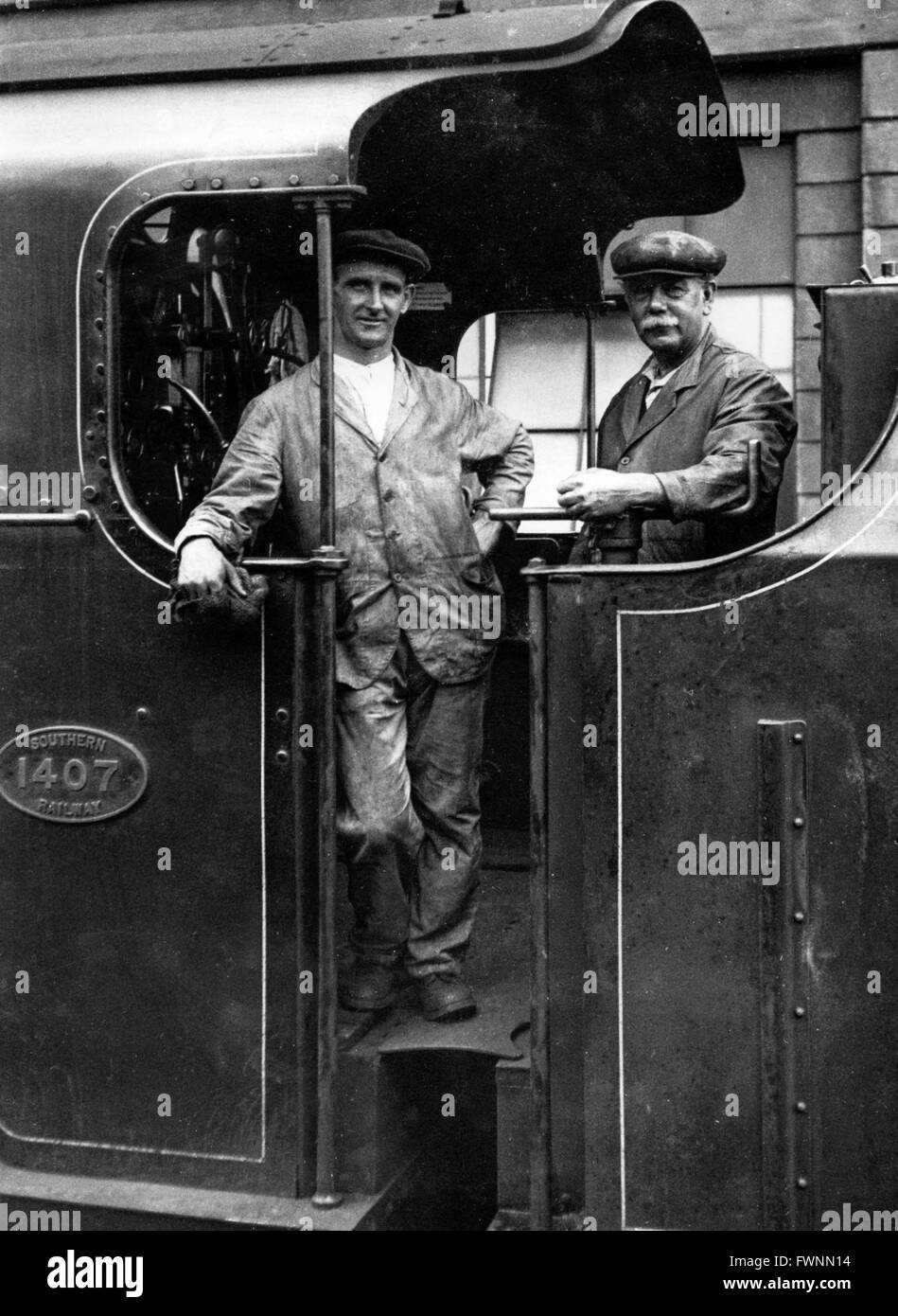 Southern Railway Classe 2-6-0 N Pas de 1407 construit à Ashford travaille en 1933. Banque D'Images