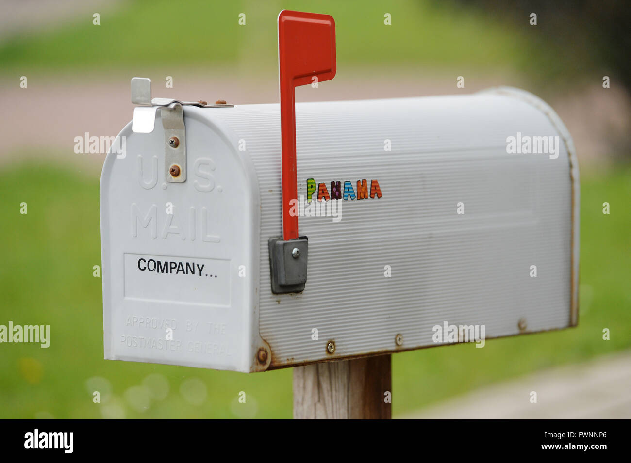 ILLUSTRATION - Le mot 'Panama' est écrit avec des autocollants sur une boîte aux lettres, en Allemagne, ville d'Osterode, 06. Avril 2016. Photo : Frank May Banque D'Images