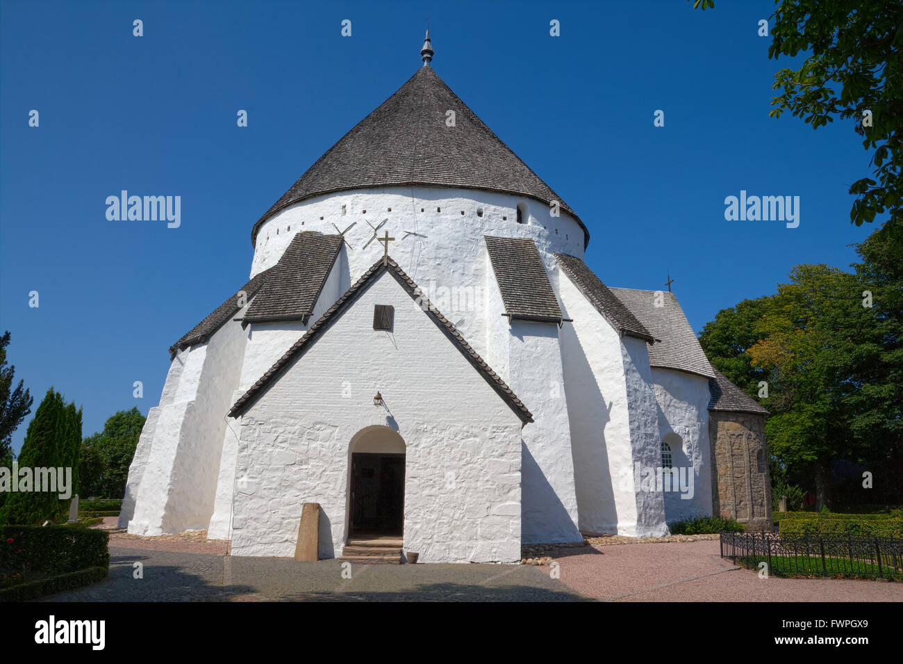 Entrée d'une ancienne église ronde en danois sur Østerlars Bornholm Banque D'Images