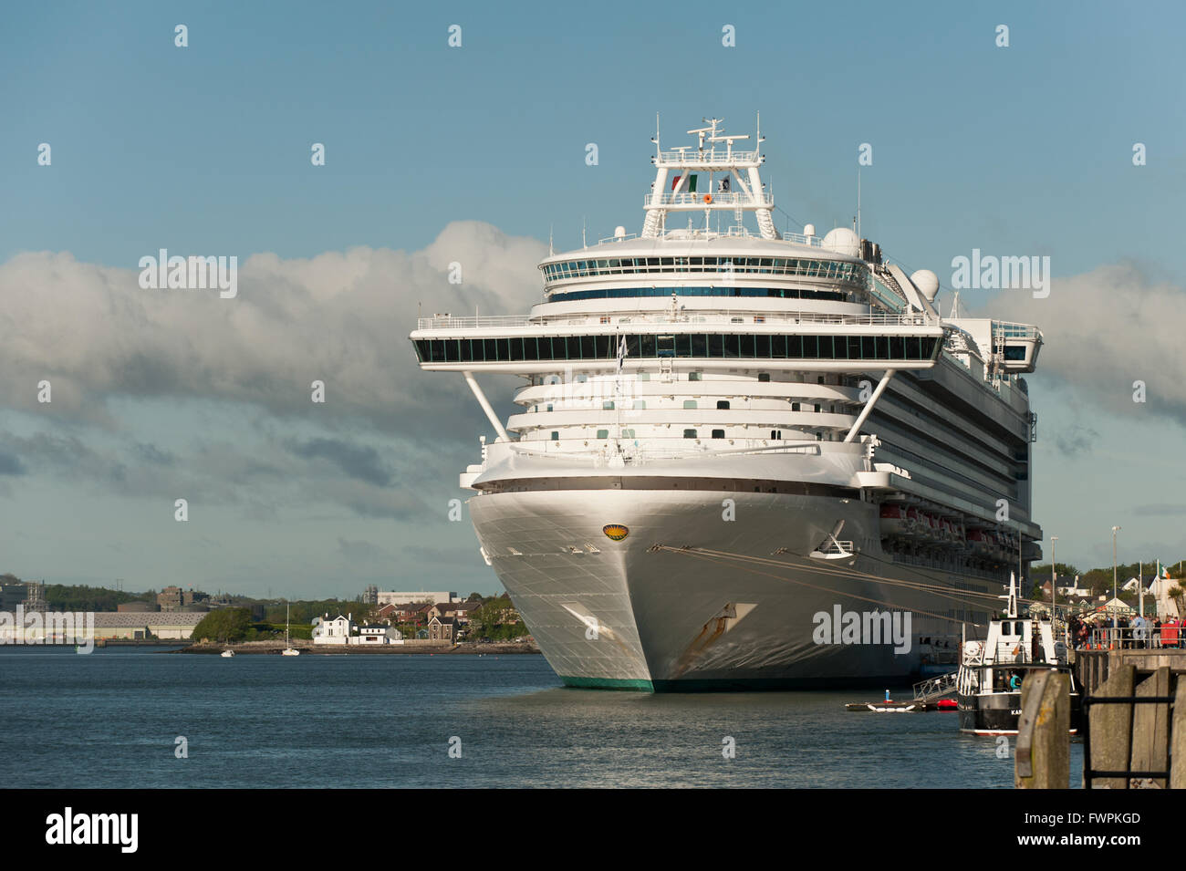 Un paquebot de croisière amarré à Cobh Ruby Princess Cruise Terminal, Port de Cork, County Cork, Irlande. Banque D'Images