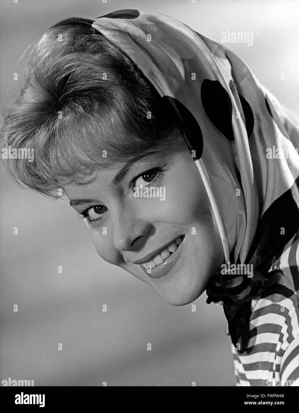 Die deutsche Schauspielerin Sabine Sesselmann, Deutschland 1950er Jahre. L'actrice allemande Sabine Sesselmann, l'Allemagne des années 1950. Banque D'Images