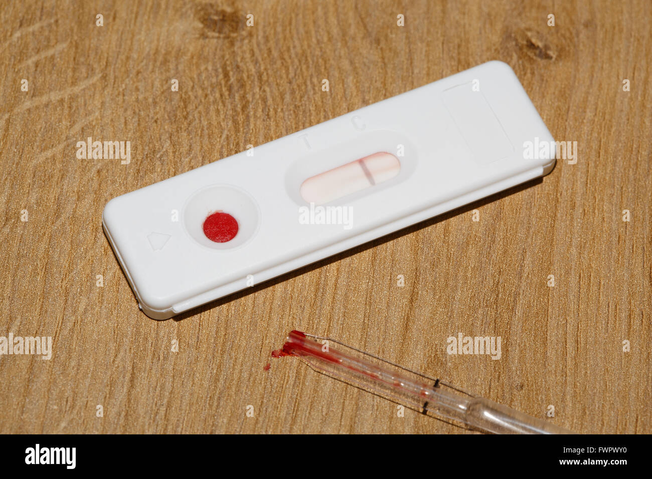 Accueil test sanguin avec résultat négatif Banque D'Images
