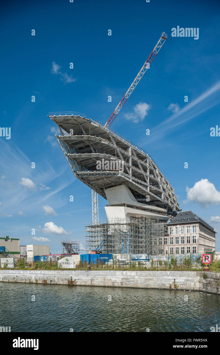 Belgique, Anvers, Nieuw Havenhuis conçu par Zaha Hadid en construction Banque D'Images