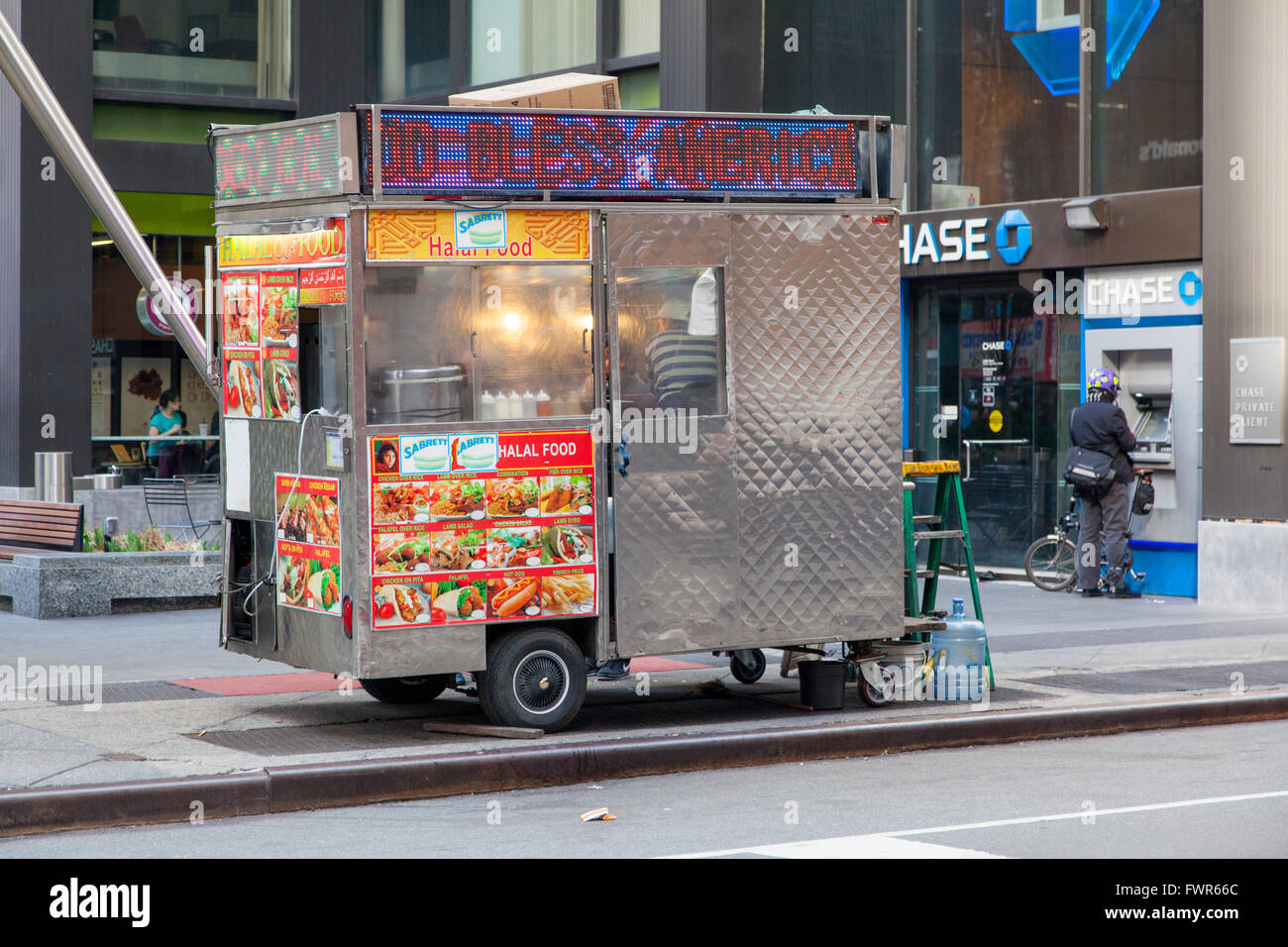 Chariot de hot dog à manhattan Banque de photographies et d'images à haute  résolution - Alamy