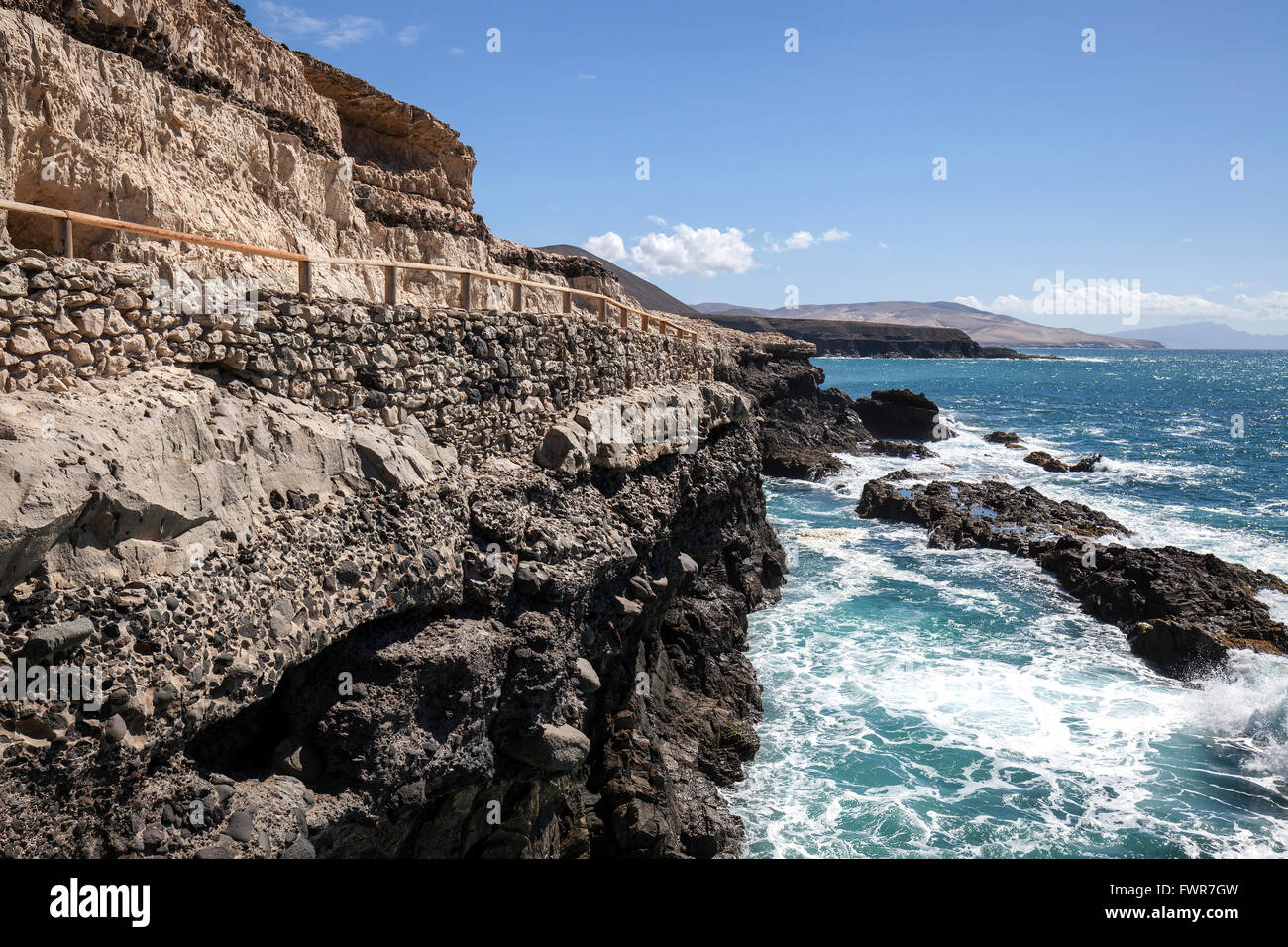 Chemin le long des falaises à Ajuy, dans l'arrière Caleta Negra, Furteventura, Îles Canaries, Espagne Banque D'Images