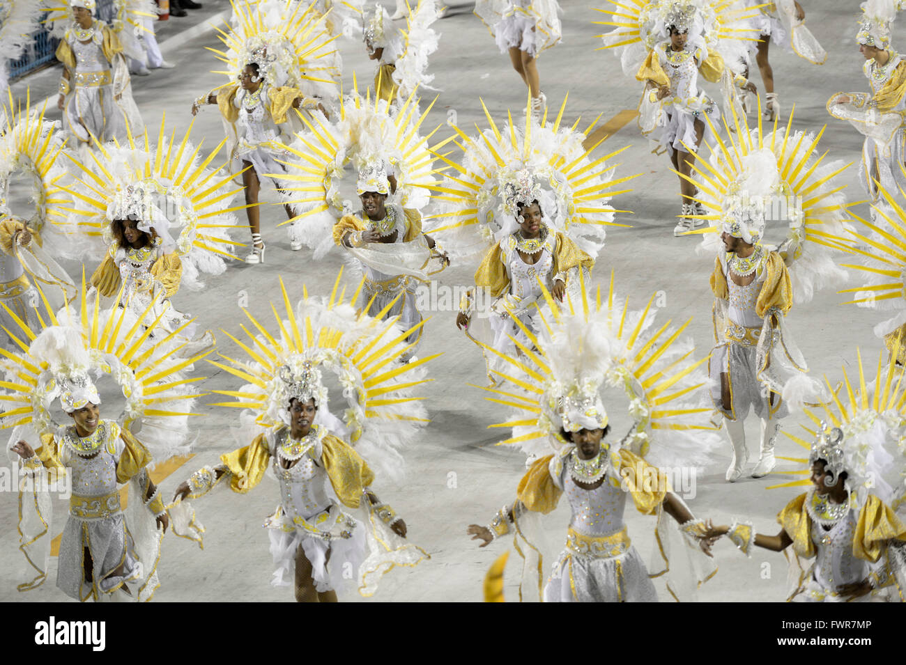 N° dancersm Samba, défilé de l'école de samba Estacio de Sá, carnaval 2016 dans le Sambadrome, Rio de Janeiro, Brésil Banque D'Images