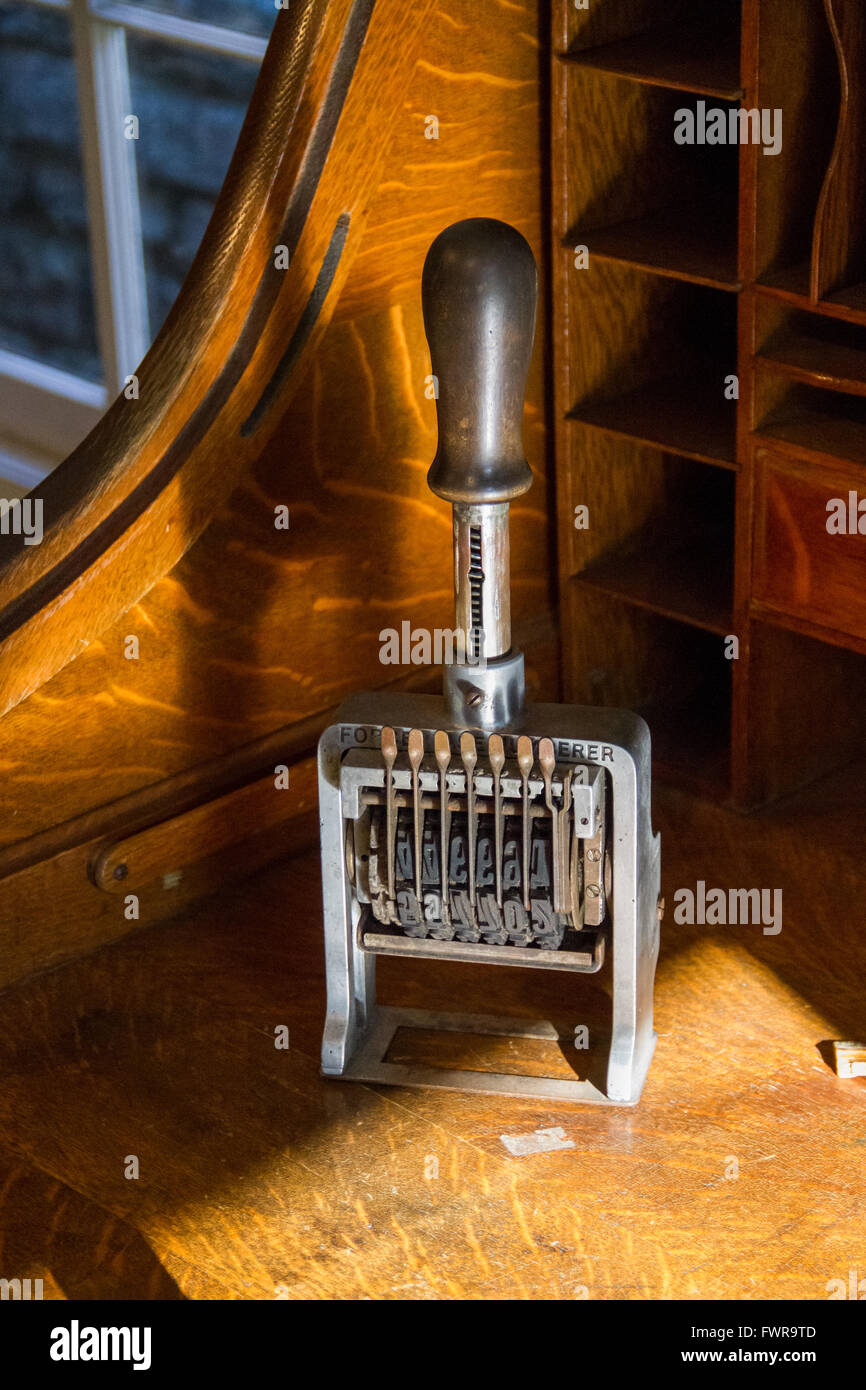 Vintage stamp sur un bureau en bois Banque D'Images