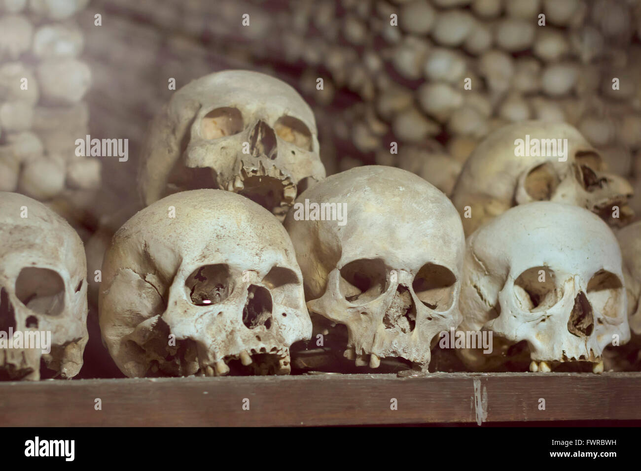 KUTNA HORA, RÉPUBLIQUE TCHÈQUE - 26 août 2015 : ossuaire de Sedlec Kostnice contiennent des personnes Squelettes, Kutna Hora, République Tchèque Banque D'Images