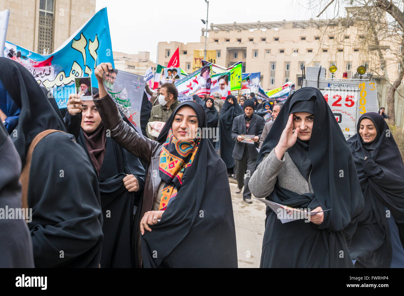 Esfahan, Iran - Février 2016 - Révolution manifestation annuelle la journée dans la rue d'Ispahan pour célébrer la république islamique. Ira Banque D'Images