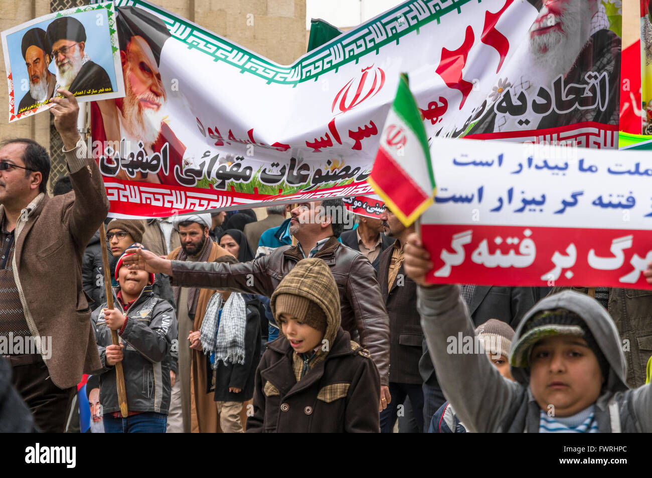 Esfahan, Iran - Février 2016 - Révolution manifestation annuelle la journée dans la rue d'Ispahan pour célébrer la république islamique. Ira Banque D'Images