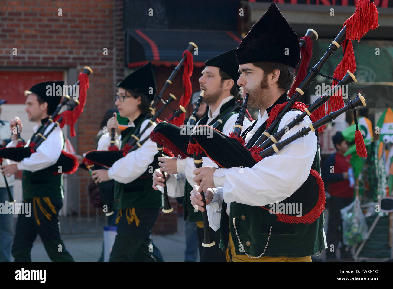 Saint Patrick's Day Parade à Sunnyside, Queens dispose d''atmosphère : où : New York, New York, United States Quand : 06 Mars 2016 Banque D'Images Saint Patrick's Day Parade à Sunnyside, Queens dispose d''atmosphère : où : New York, New York, United States Quand : 06 Mars 2016 Banque D'Images