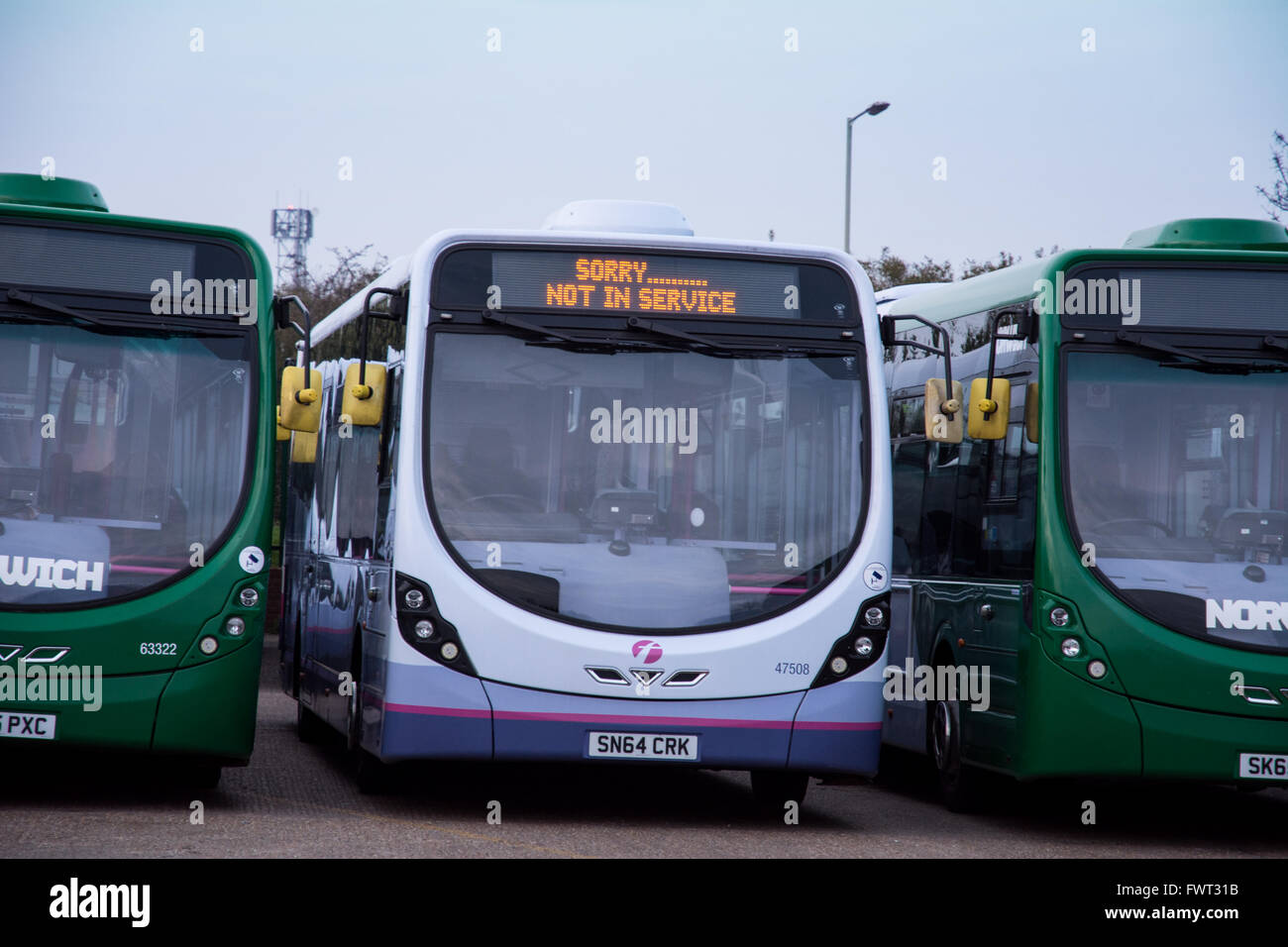 Premier bus bus au Royaume-Uni Banque D'Images