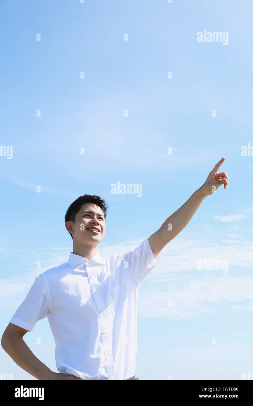 Portrait de jeune homme japonais par la mer Banque D'Images
